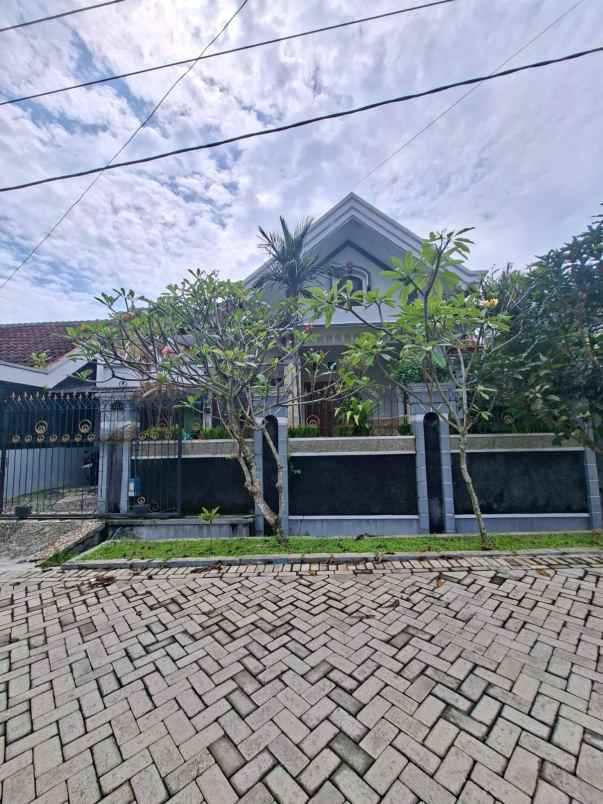 dijual rumah lokasi dieng malang