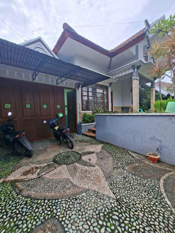 dijual rumah lokasi dieng malang