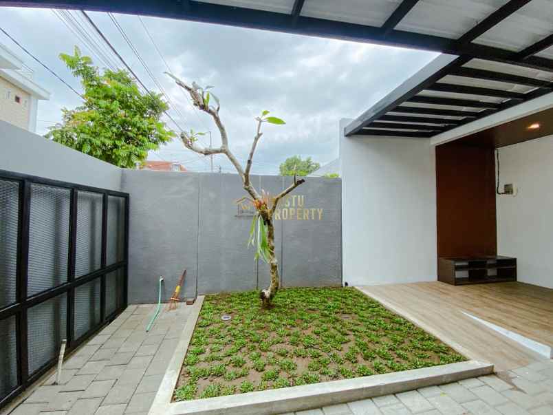 dijual rumah maguwoharjo kec depok kab