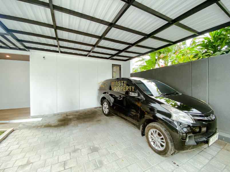 dijual rumah maguwoharjo kec depok kab