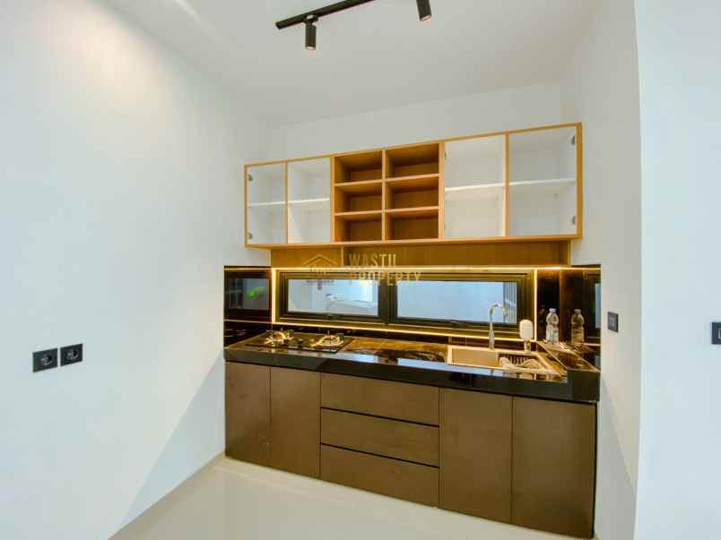 dijual rumah maguwoharjo kec depok kab