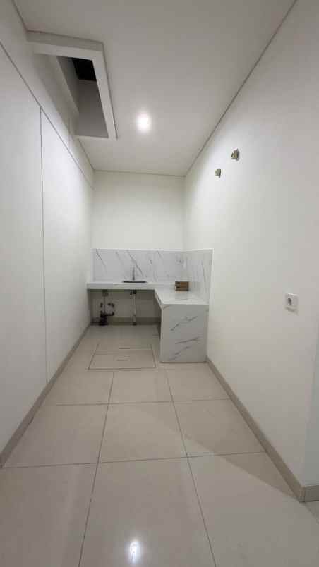 dijual rumah maison de wisteria cakung