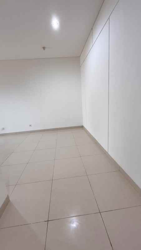 dijual rumah maison de wisteria cakung