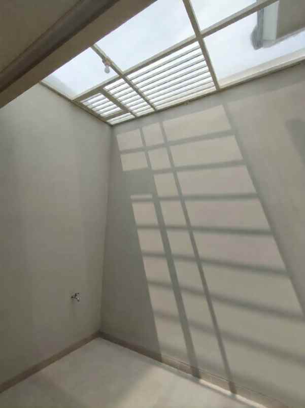 dijual rumah manyar tirtoasri