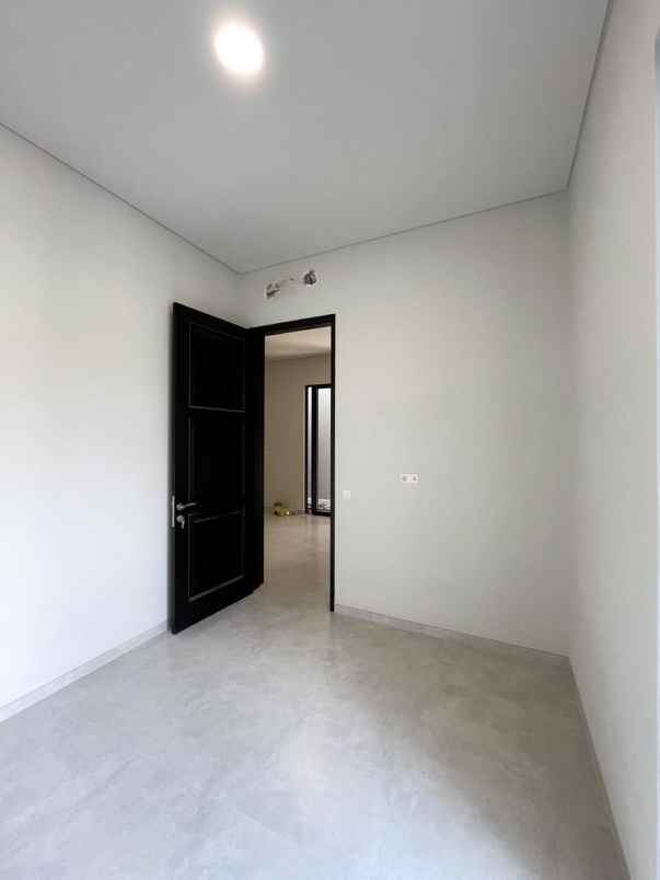 dijual rumah manyar tirtoasri