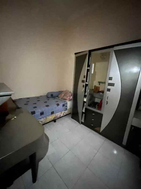 dijual rumah manyar tompotika