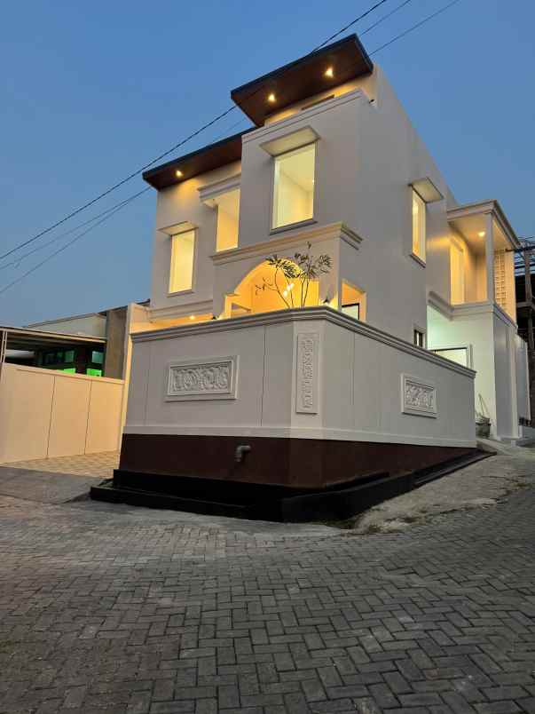 dijual rumah manyaran
