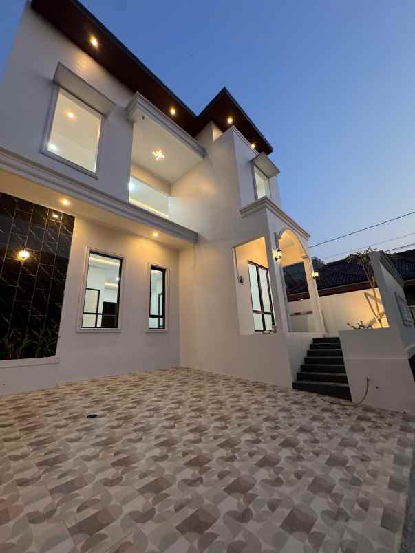 dijual rumah manyaran