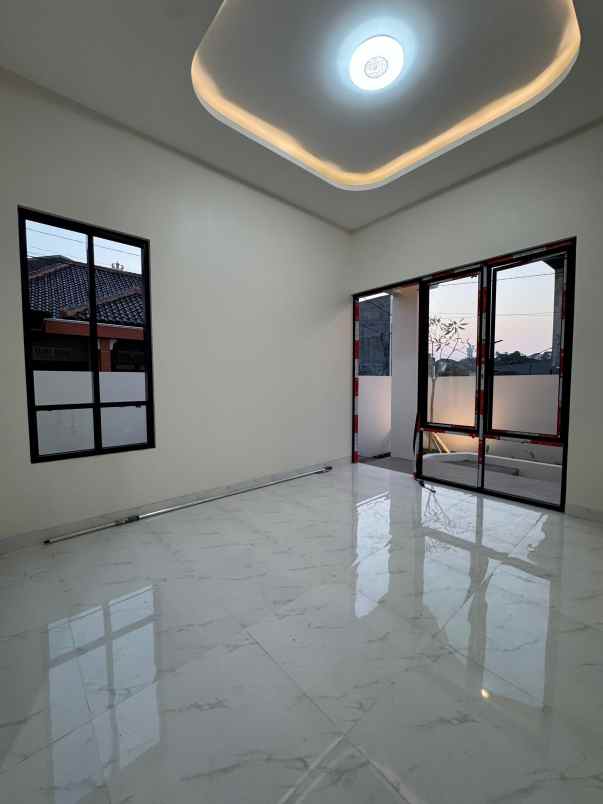 dijual rumah manyaran