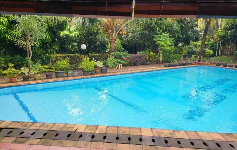 dijual rumah mewah serasa villa di jagakarsa