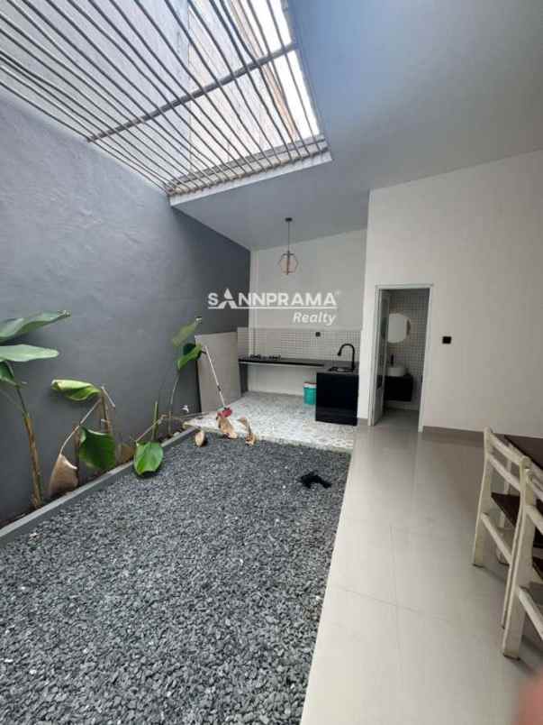 dijual rumah mustika jaya