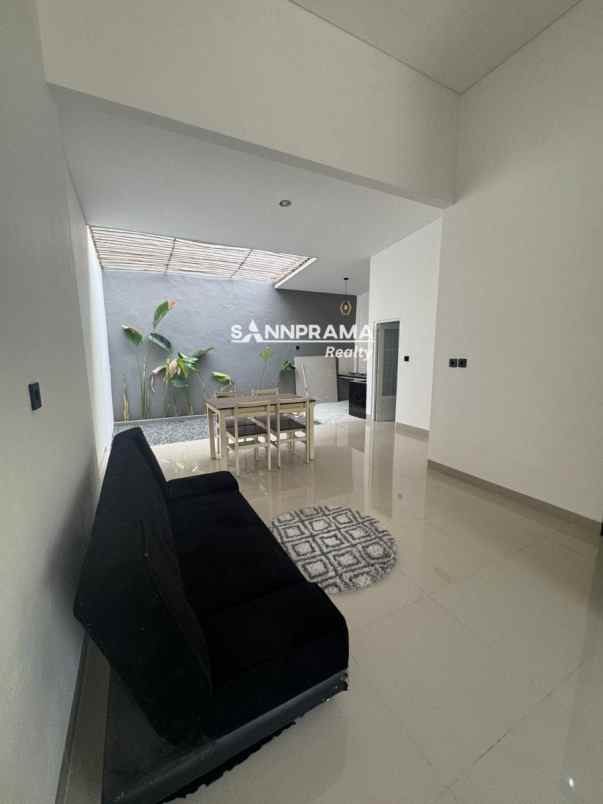 dijual rumah mustika jaya