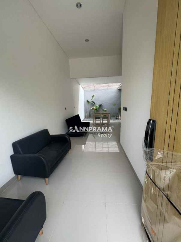 dijual rumah mustika jaya