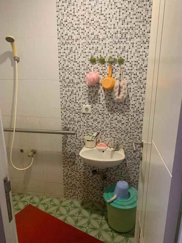 dijual rumah natura residence