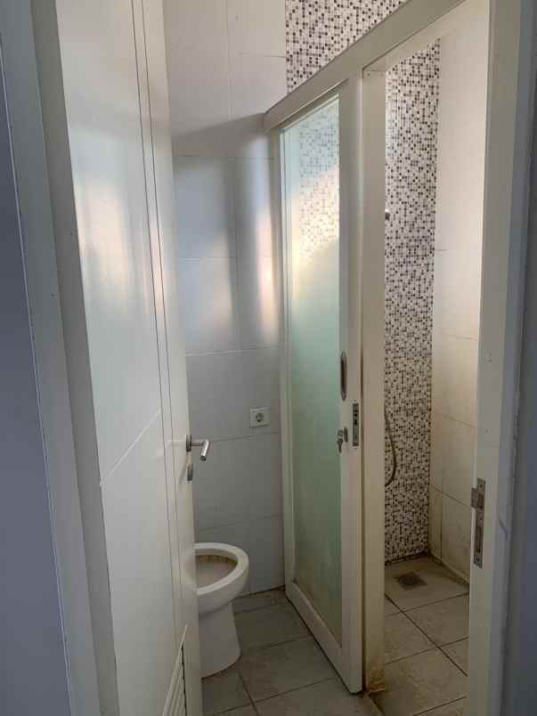dijual rumah natura residence