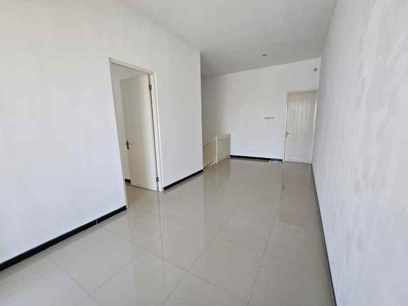 dijual rumah nirwana eksekutif