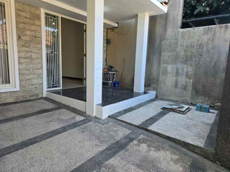 dijual rumah nirwana eksekutif