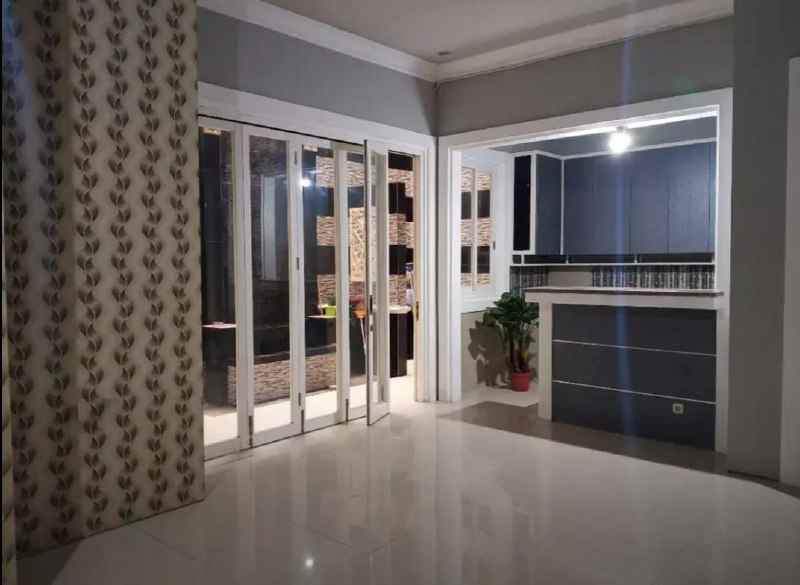 dijual rumah pagesangan baru