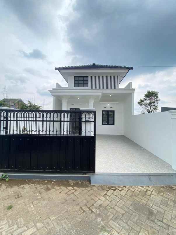 dijual rumah pakis