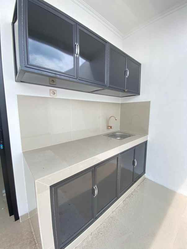 dijual rumah pakis