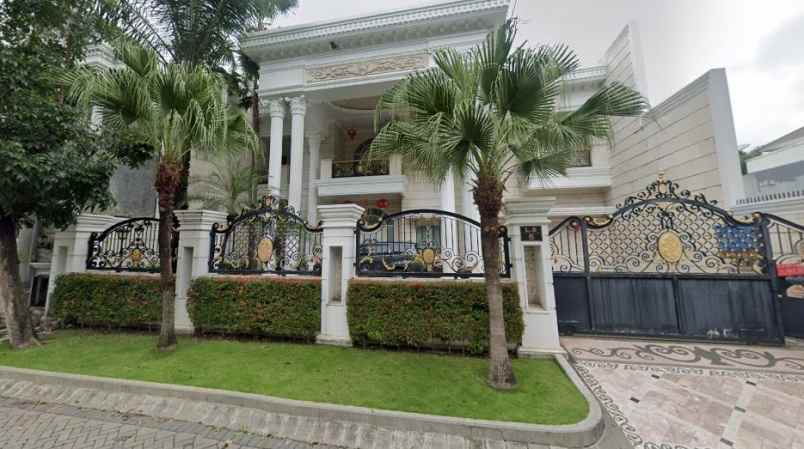 dijual rumah pakuwon city surabaya jawa timur