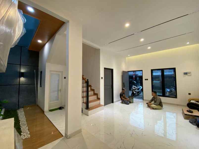 dijual rumah pancoran mas