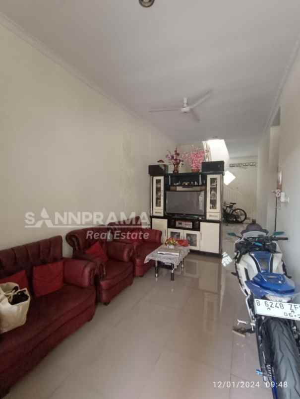 dijual rumah pancoran mas pancoran maa