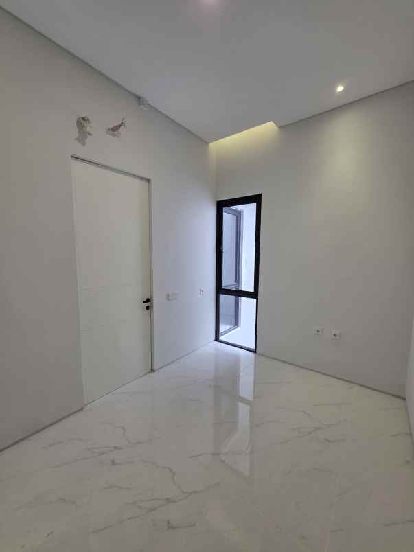 dijual rumah pandugo timur