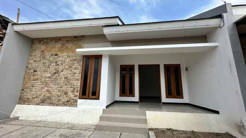 dijual rumah parangtritis