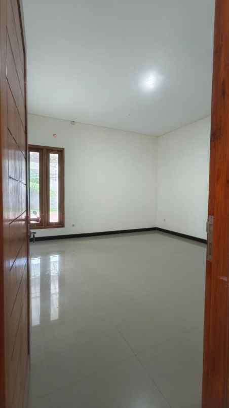 dijual rumah parangtritis