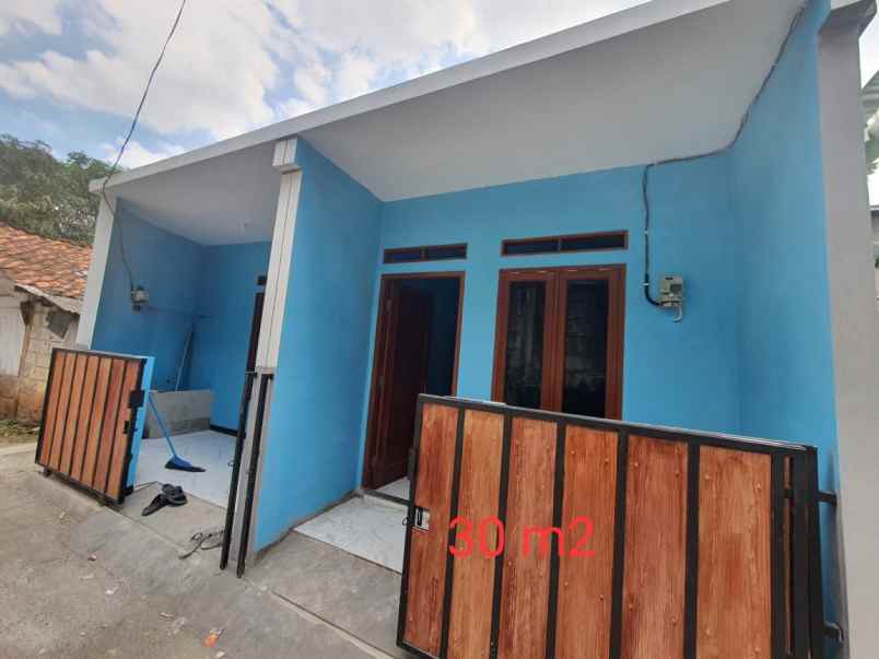 dijual rumah perigi baru belakang kolam