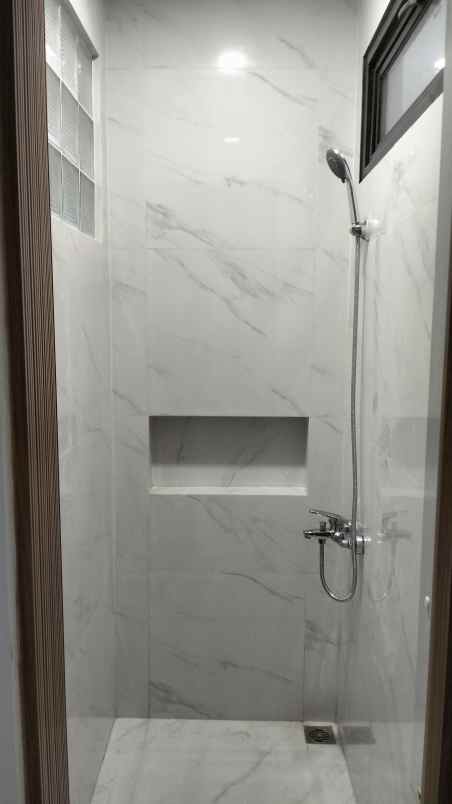 dijual rumah permata permai