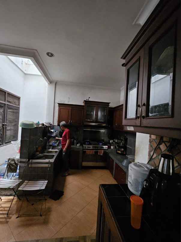 dijual rumah pertigious residence