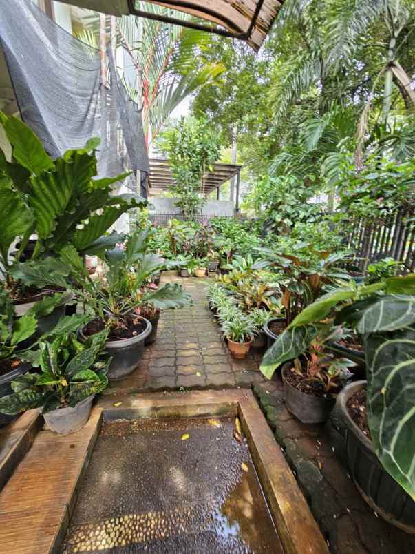 dijual rumah pertigious residence