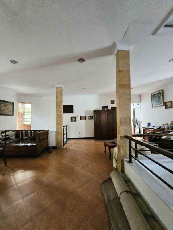 dijual rumah pertigious residence