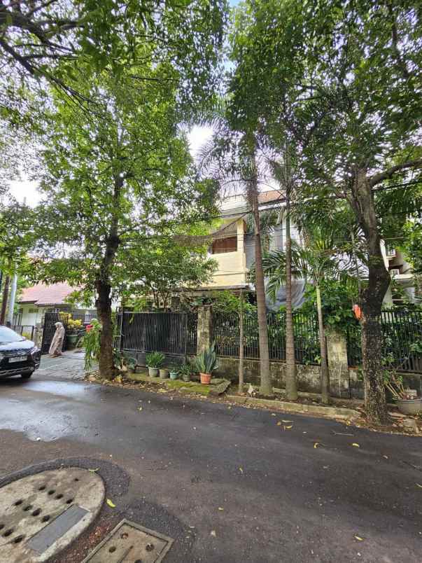 dijual rumah pertigious residence