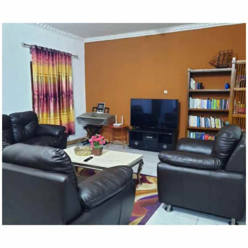 dijual rumah perum parung panjang indah