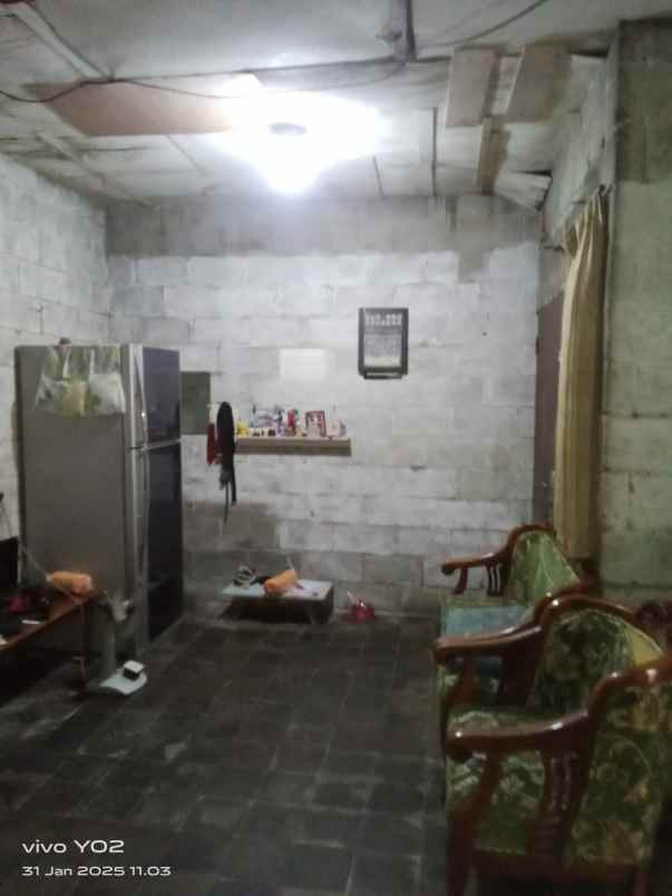 dijual rumah perumahan serua permai