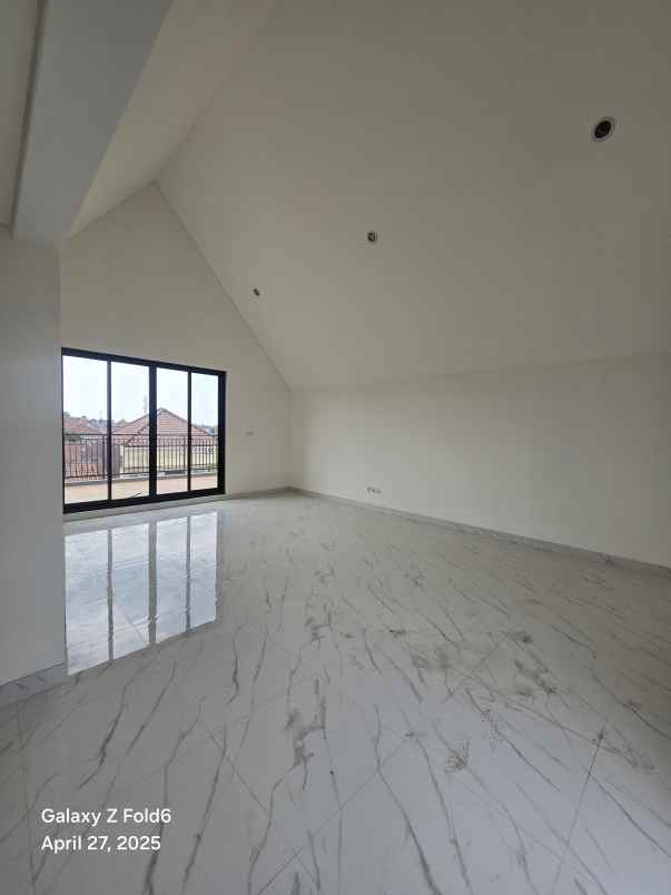 dijual rumah perumahan villa melati mas