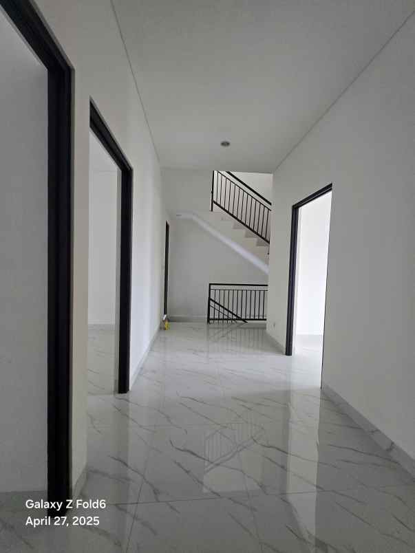 dijual rumah perumahan villa melati mas