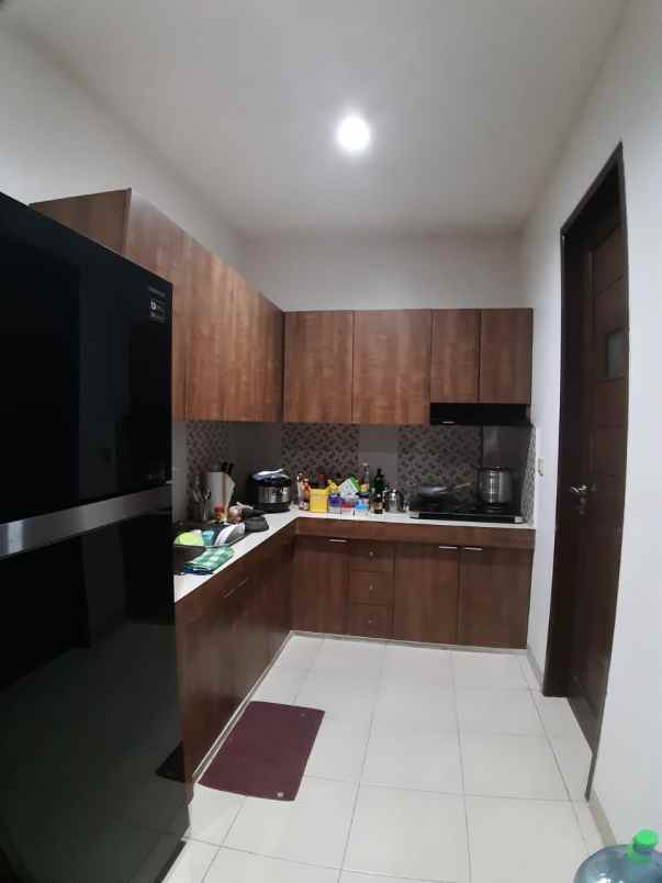 dijual rumah pesanggrahan jatibening baru