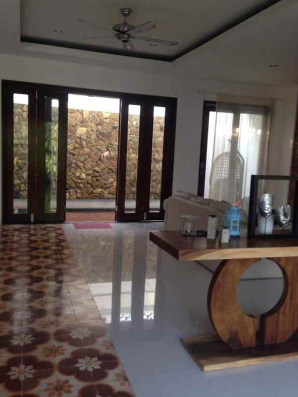 dijual rumah pesanggrahan jatibening baru