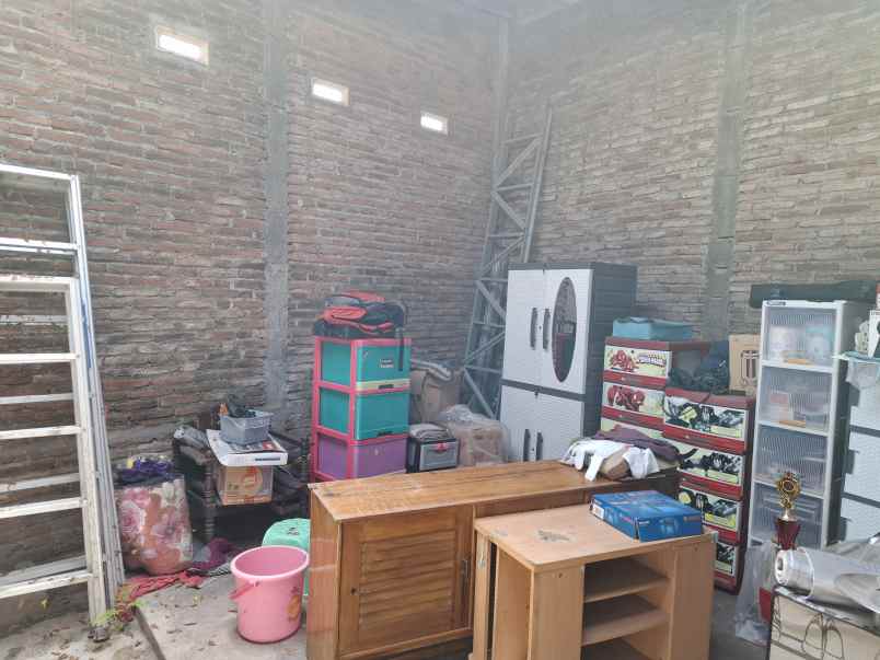 dijual rumah pojok di bumi tegal besar jember