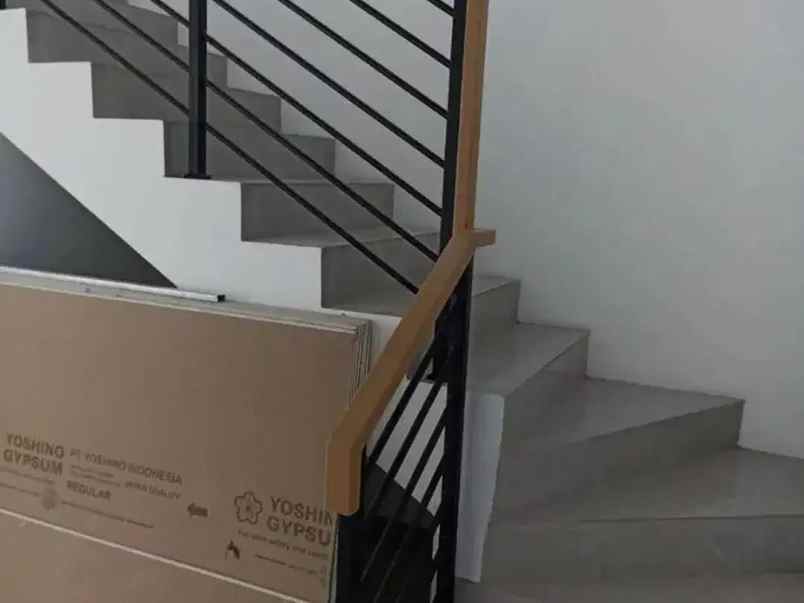 dijual rumah pondok bambu