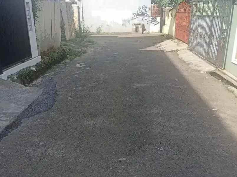 dijual rumah pondok bambu