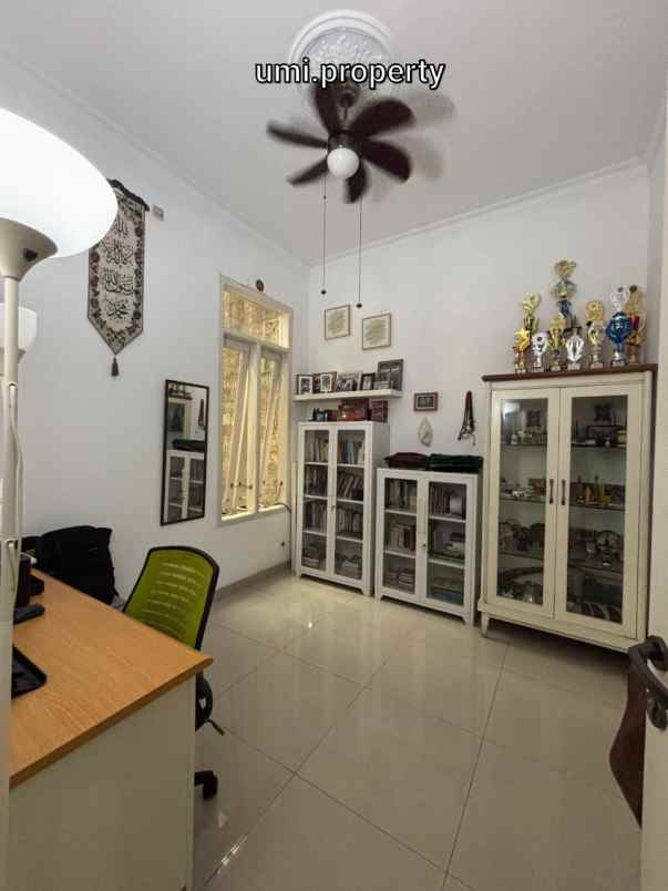 dijual rumah pondok kelapa