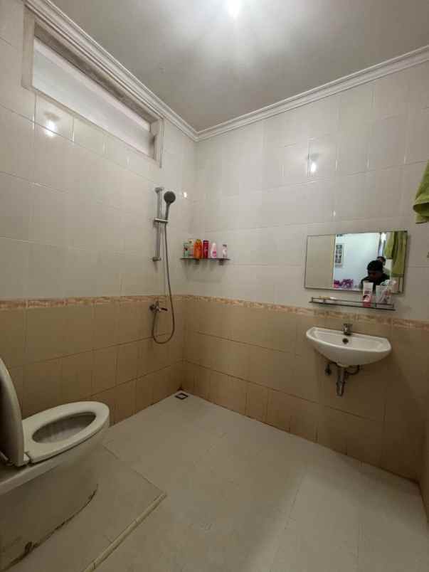 dijual rumah pondok kelapa