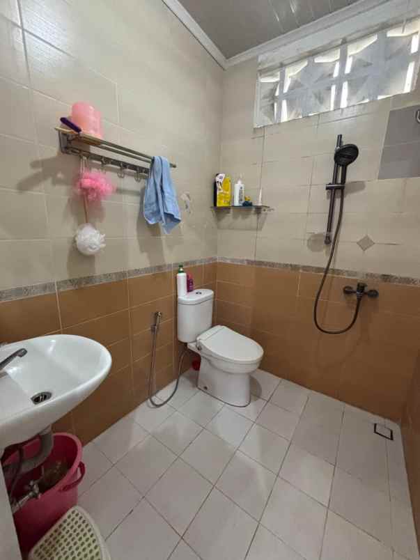 dijual rumah pondok kelapa