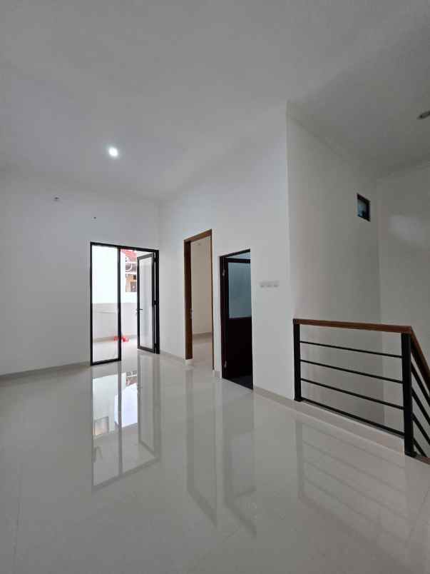 dijual rumah pondok kelapa