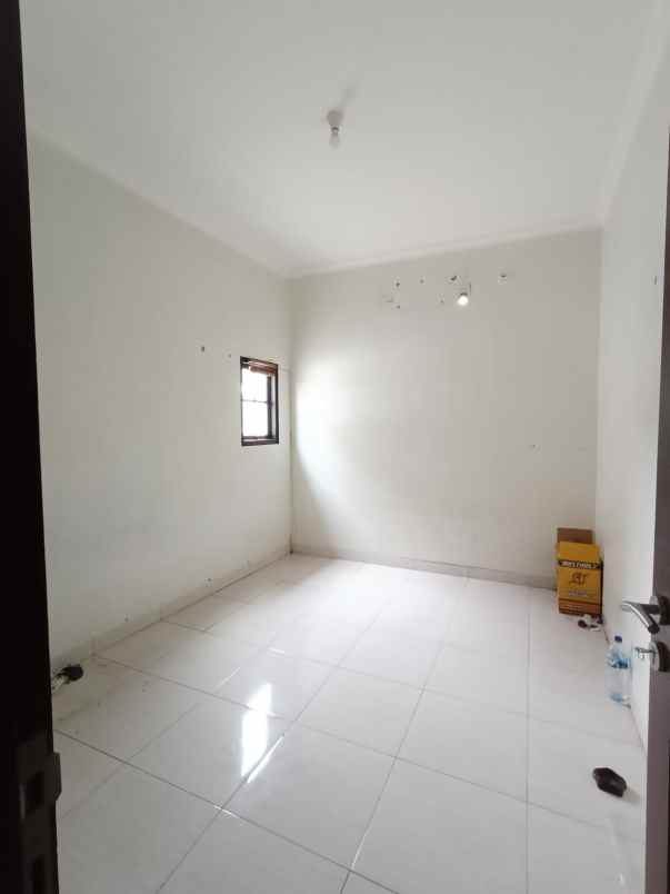 dijual rumah pondok ranji